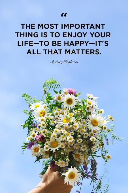 61 Happy Life Quotes to Brighten Your Day Instantly