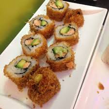 Frit Roll Saumon Avocat Sushi Star Paris Par Yoan D Recettes De Cuisine Recette Sushi Saumon Recette Sushi