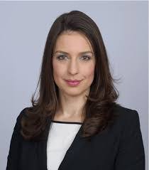 Elizabeth Jacobi's Instagram, Twitter & Facebook