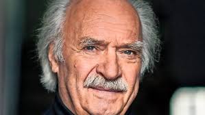 Die Königstreuen: Achim Wolff liest über Herbert König im Brandenburger  Theater