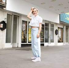 She is an actress and composer, known for kvarteto (2017), krajina ve stínu (2020) and barbora poláková: Barbora Polakova Facebook
