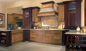 Huntwood Usa Kitchens And Baths Manufacturer Traditional Kitchen Kitchen Cabinet Design Wooden Kitchen Cabinets