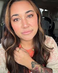 Courtney Sheffield's Instagram, Twitter & Facebook