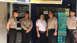 Museum yang tempati area seluas 10. Nasabah Mendatangi Kantor Bank Mandiri Kapolres Karimun Ingin Situasi Kondusif Tribun Batam