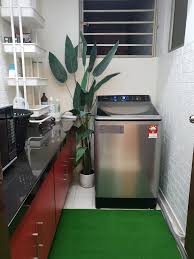 Solusi dapur sepadan dengan uang yang dikeluarkan jika anda menginginkan dapur kecil dan lurus tambahkan pengatur, pencahayaan, dan aksesori dinding untuk membuat dapur anda lebih. Dari Tempat Simpan Barang Cantiknya Jadi Ruang Cuci Baju Dalam Rumah Mingguan Wanita