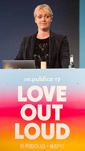 A cognitive linguist committed to language and thought research. File Mjk39817 Elisabeth Wehling Republica 17 Jpg Wikimedia Commons