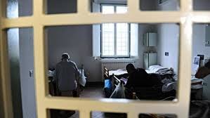 L'emergenza coronavirus in italia ha causato nelle ultime ore anche un'emergenza carceri. Carceri Rapporto Antigone Celle Sempre Piu Piene Ma I Detenuti Stranieri Diminuiscono