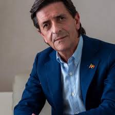 Uno dei luoghi più amati e rinomati di Gavi è sicuramente il Beer & Co che  apre nel marzo 1997. Perché chiamarlo così, nel paese del grande vino  bianco? Semplice, era un