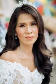 菲律賓拾荒情侶不離不棄24年獲暖心人助圓婚紗夢：我們已很幸福