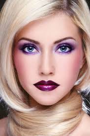 Cold shades of shadows fit blue eyes and light brown hair, they emphasize blue. What Color Eye Makeup Looks Best For Blue Eyes And Blonde Hair Stylecheer Com