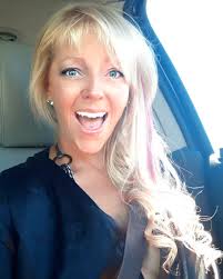 Heather Le Feather (@HeatherLeFeath)