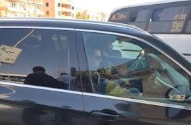 كانت الفنانة دلال عبد العزيز قد وافتها المنية صباح اليوم السبت، بعد صراع مع المرض منذ إصابتها بفيروس كورونا قبل عدة أشهر، وهو ما تسبب فى تداعيات صحية وأضرار بالجهاز التنفسى. Ezqn7udcodgmym