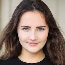 Francesca Gray's Instagram, Twitter & Facebook