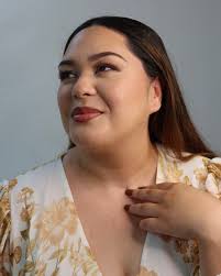 It's givinggg natural beauty 🌺 Painted by @julien.hornell