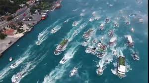 Beşiktaş'ın i̇stanbul boğazı'ndaki şampiyonluk kutlamaları sırasında feci bir olay yaşanmıştı. Besiktas Sampiyonluk Kutlamalari Bogazi Kapatti Video Dailymotion