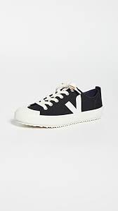 Nova Sneakers