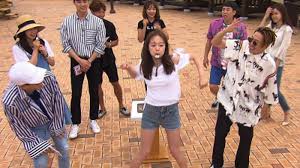 Humanity faces extinction…and our only hope is gary king, who just escaped from a deserted island! Running Man Season 2017 Episode 357