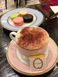 Macarons And Cafe Au Lait At Laduree Paris Macaron Cafe Macaron Laduree Alimentation