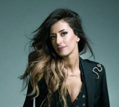 Moura was steeped in fado and its traditions, brought up in a f. Ana Moura Lyrics