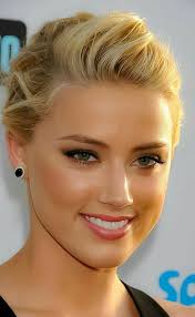 Amber heard put on a smile on saturday while leaving a legal meeting in los angeles, just one day after making shocking domestic abuse allegations against husband johnny depp in court filings. Such A Great Smile Lt A Class Quot G1 Link G1 Link More Quot Href Quot Http Uploadimage Pro Such A Great S Amber Heard Beautiful Blonde Beautiful Smile