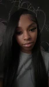 Mia Williamson's Instagram, Twitter & Facebook