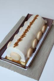 Buche De Noel 8 Pommes Speculoos Et Vanille De Tahiti Surprises Et Gourmandises Buche De Noel Vanille De Tahiti Gourmandise