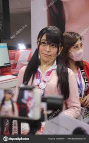 Japansk Pornostjerne Kato Momoka Udgør Løbet Den Kina International Voksen  – Redaktionelle stock-fotos © ChinaImages #235788016