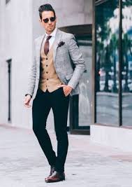 Cet été, la veste de costume beige clair est en 100% lin et vous promet confort, légèreté et élégance. Veste De Costume Homme Grise Gilet Beige Pantalon Noir Costard Trois Pieces Mens Fashion Jeans Hipster Mens Fashion Mens Clothing Styles