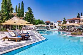 It is separated from boeotia in mainland greece by th. Hotel Jumbo Eretria Hotel Eretria Grece Fram