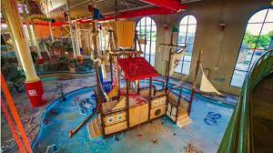 Abandoned Indoor Water Park Resort Hotel Indoor Water Park Resorts Indoor Waterpark Park Resorts