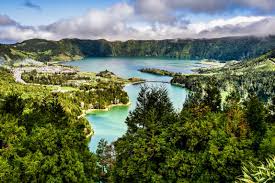 The azores, officially the autonomous region of the azores, is one of the two autonomous regions of portugal. Die Perfekte 4 Tages Route Entlang Der Highlights Von Sao Miguel Azoren Nat Worldwild