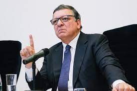 Passados dez anos sobre a cimeira da lajes e o envolvimento português na preparação da intervenção no iraque, importa perceber as razões que levaram à decisão de lisboa e as motivações. Durao Garante Que Sampaio Soube Da Cimeira Das Lajes Portugal Sabado