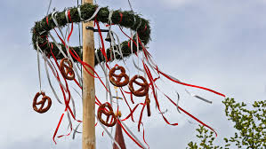 Notable people with the surname include: Landjugend Diebe Viel Zu Fruh Schon Jetzt Maibaum Gestohlen Krone At