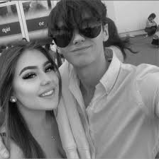 Can anyone please recommend me a make up artist for Saturday 18th October  that can also add some effects for Halloween theme 🎃🖤