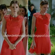 Dizilerde Kim Ne Giymis Medcezir Serenay Sarikaya 75 Bolum Elbiseleri Moda Stilleri The Dress Elbise
