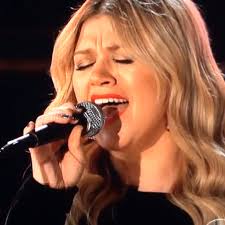 Stream Kelly Clarkson 2013 Grammy Performance