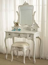 Düğünlerde, nişanlarda, sünnetlerde yani özel günlerde tuvalet elbise tercih edilmektedir. Aynali Makyaj Masasi Modelleri 4 Dekorstore