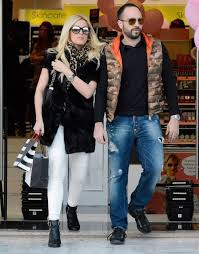 Η σημερινή εκπομπή του «ευτυχειτε» βγήκε στον αέρα χωρίς την κατερίνα καινούργιου. Katerina Kainoyrgioy Basilhs Sta8okwstopoylos Giortasan Ta Gene8lia Toy I Love Style