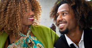 MIJN MAMA EN IK. 'Dertigers'-acteur Malik Mohammed (30) en Nasra Turu  Mohammed (49): “Als iemand iets racistisch tegen me zei, bracht ze me tot  rust”