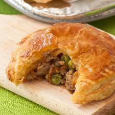 · south african curry and rice, the perfect comfort food that consists of slow cooked beef mince in a sweet and spicy curry sauce, with perfectly cooked carrots and potatoes, served on rice. Minced Beef And Vegetable Pies Ina Paarman