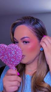 No seas ilusa… Humor con sarcasmo😜, no apto para sensibles😵‍💫. Sonríe  que la vida es una👆🏼. Diviértete!!! “La 𝑹𝒊𝒔𝒂 es la 𝑺𝒂𝒍 de la  𝑽𝒊𝒅𝒂” Es más fácil hacer llorar 😭 a una persona que hacerla reír😂, si  ...