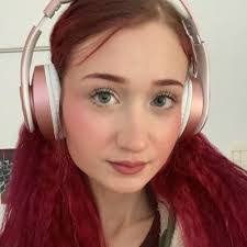 Atiya Thomas's Instagram, Twitter & Facebook