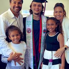Son michael joseph prince jackson, jr. Michael Jackson S Kids Are All Grown Up Blanket Supports Big Brother Prince At Graduation