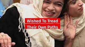 They were born in shiraz, a city in southwest iran. World S First Adult Conjoined Twins Separation Ladan Laleh Bijani Youtube