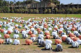 我们唱着 时间的歌 wǒ men chàng zhe shí jiān de gē 才懂得相互拥抱 cái dǒng dé xiāng hù yǒng bào 到底是为了什么 dào dǐ shì wèi le shén me. 6å…¬å°ºå·¨å¤§ç†Šç†Š å…¨å°æœ€å¤§è»åœ˜ 1001éš»ç†Šç†Š å¤§é‡ç¾èº« è¶…èŒæ¶ç‰ˆé¢ é£Ÿå°šçŽ©å®¶