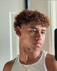 Photo posted by KH ツ (@kxhxmid)