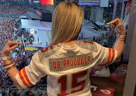 Who knows, maybe if cooper had managed a similar career she'd be tied with brady's mom. Gdwtmvi Aklw M