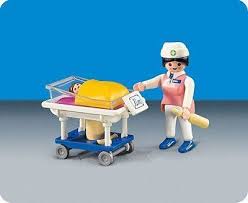 amazon de playmobil 3979 sauglingsschwester playmobil pferde playmobil polizei playmobil reiterhof playmobi playmobil kindheit spielzeug sauglingsschwester