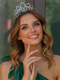 Laura PELTIER candidate 8 Prix de l'Élégance 2021 du comité Miss  Franche-Comté _ Laura Peltier 🎂24 ans 🏠Ecole Valentin (25) 🎓 Après une  classe préparatoire aux grandes écoles en biologie à Besançon,