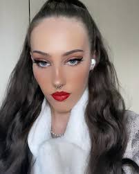 Annie Fox (@annie.fox1) · Instagram 照片和视频